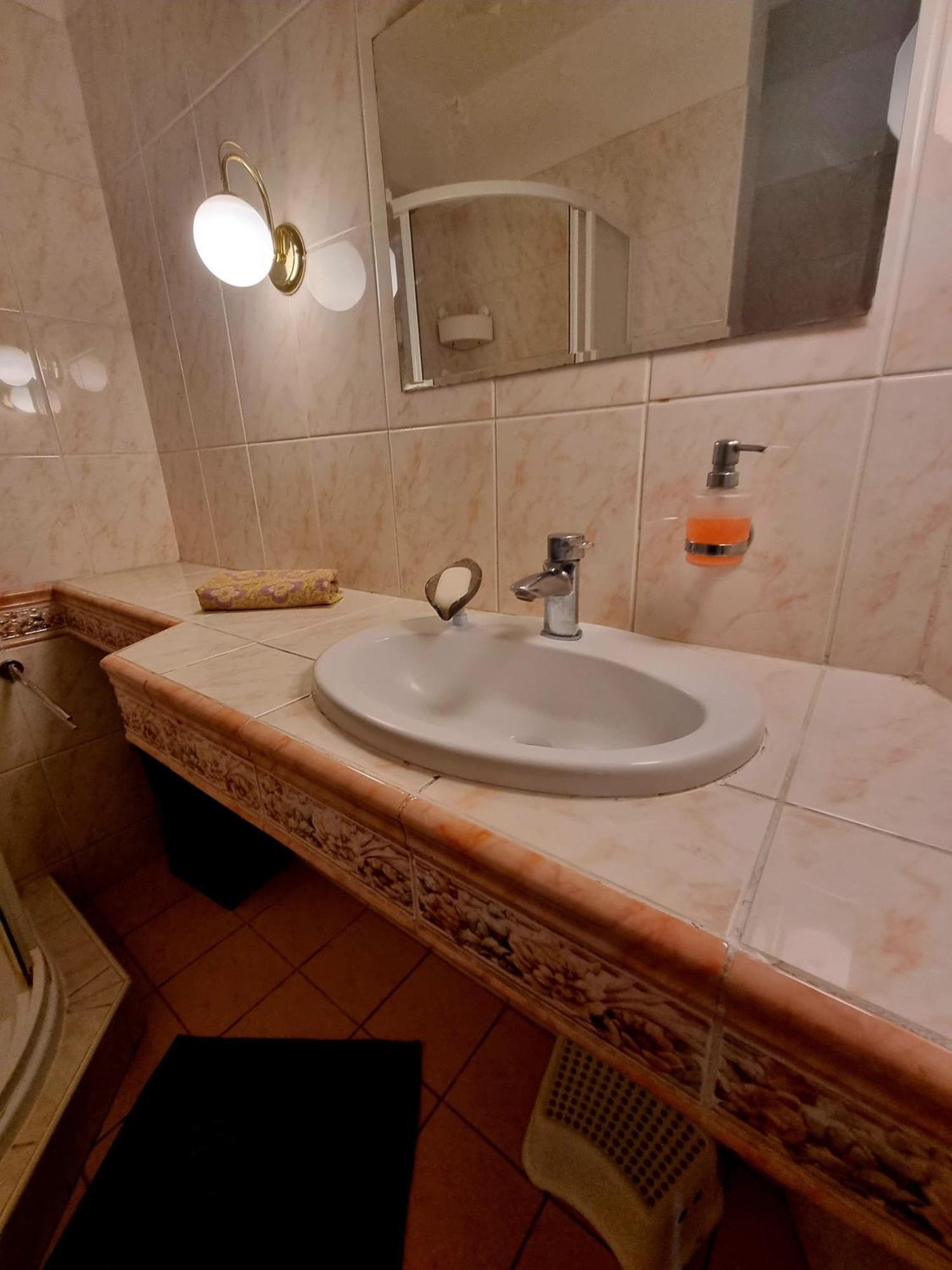 Big 4 Room Huge Apartment ブラチスラヴァ エクステリア 写真
